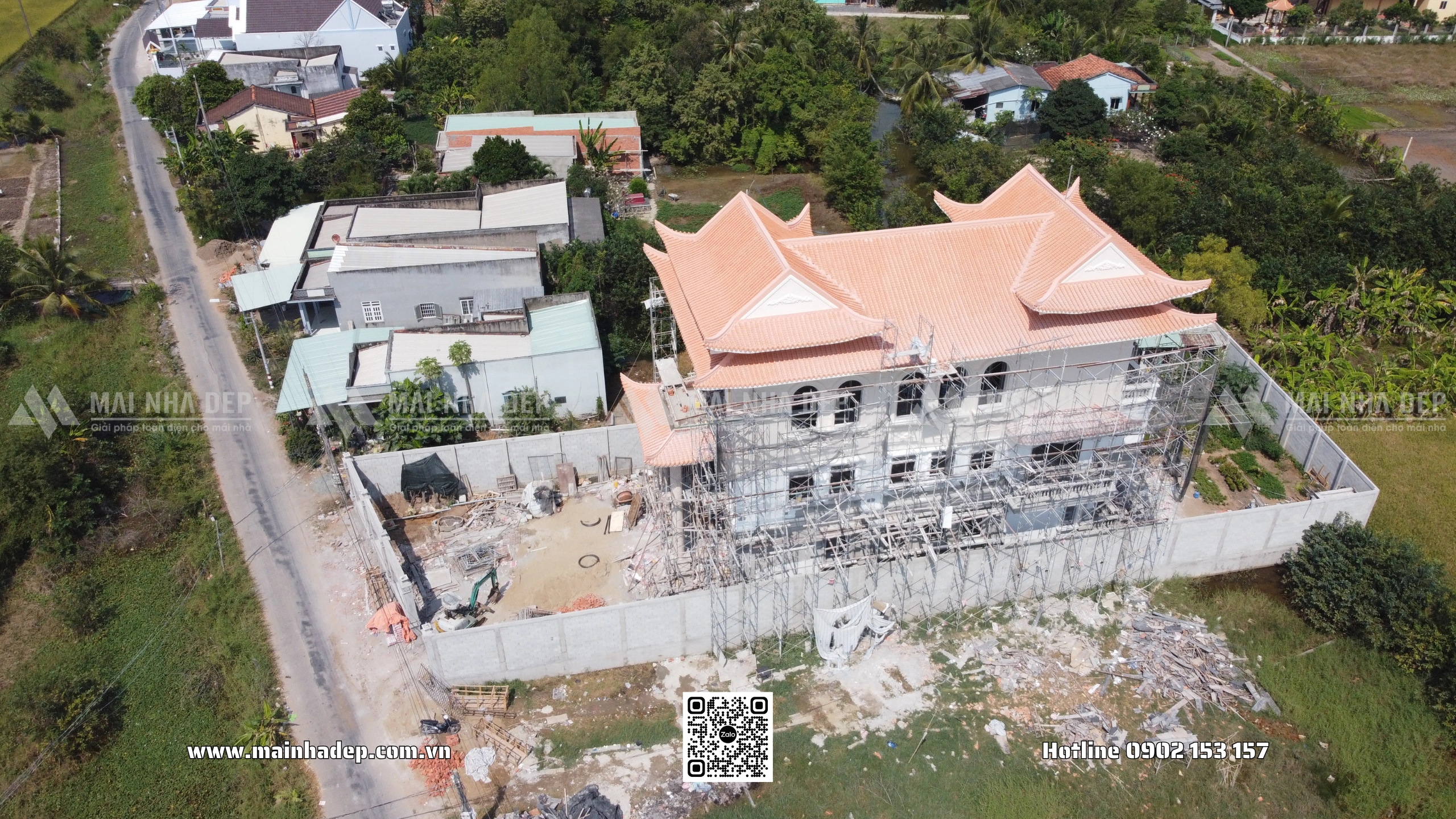 thi công dán ngói long an